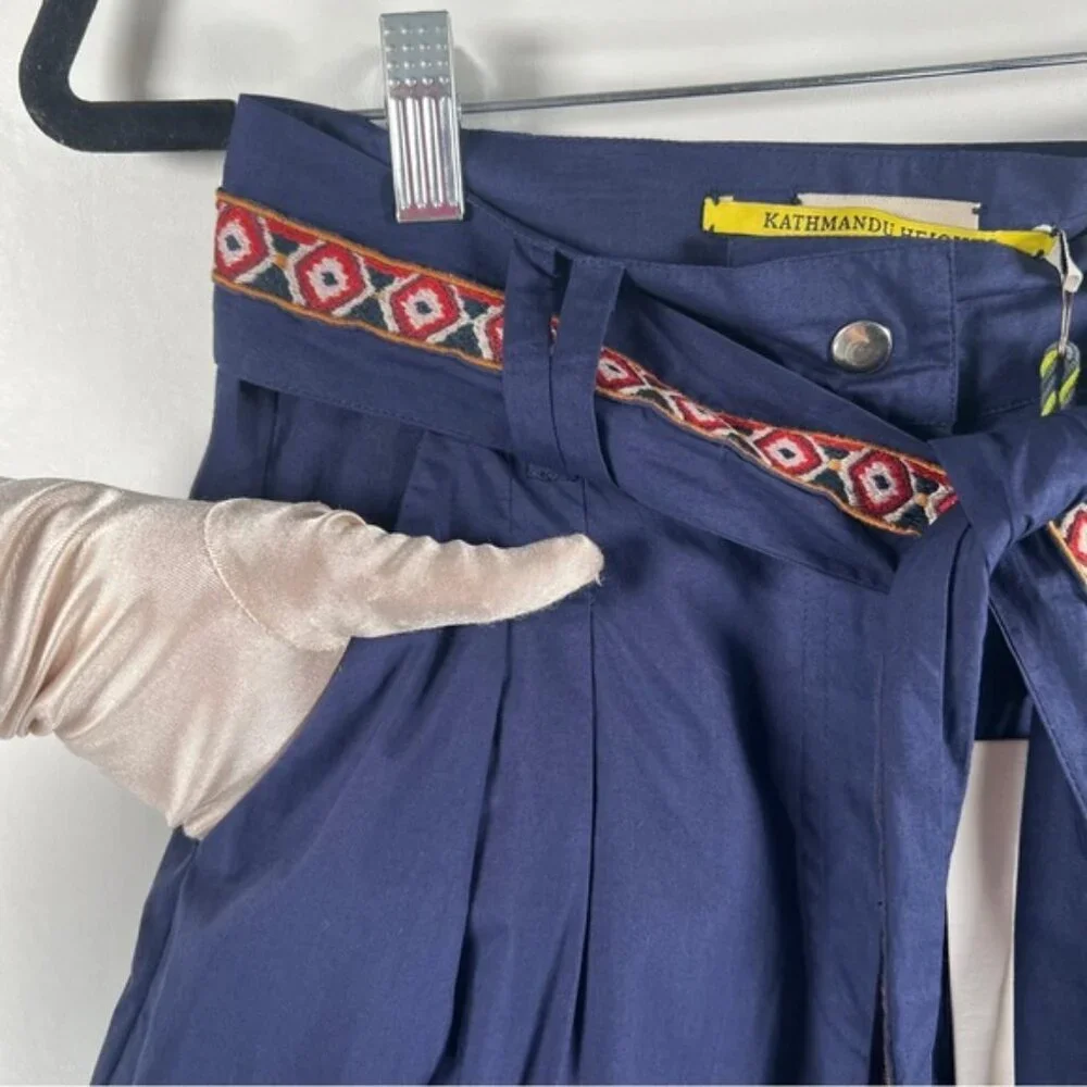 NWT CHUFY KATHMANDU HEIGHTS Keket Shorts  Pleated Navy Boho‎ Belted Tie MEDIUM